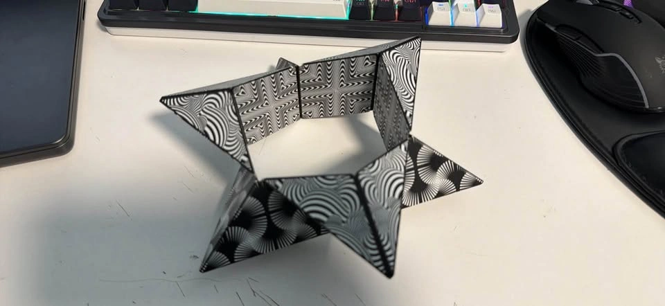 Magic cube fidget toy - photo 2