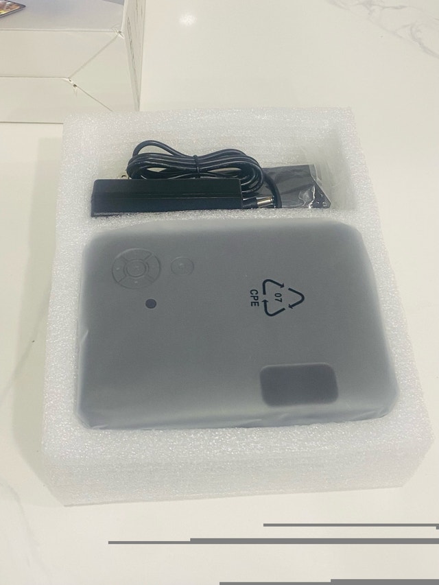 LCD Mini Projector! - photo 5