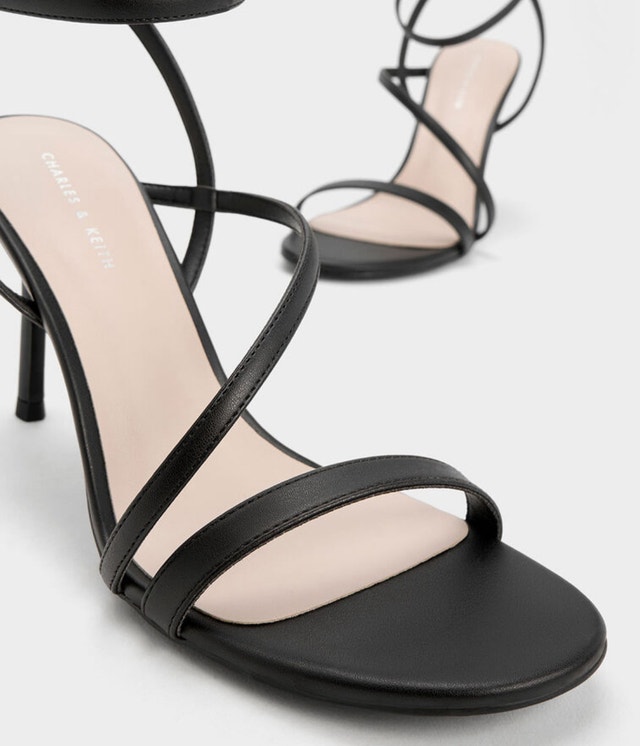 Strappy Heeled Sandals - Black! Size 5.5