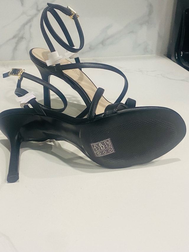 Strappy Heeled Sandals - Black! Size 5.5 - photo 5