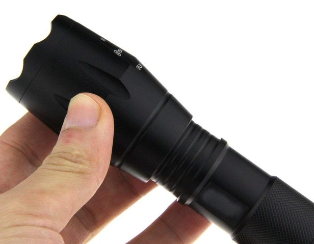 Zoomable LED Flashlight! - photo 3