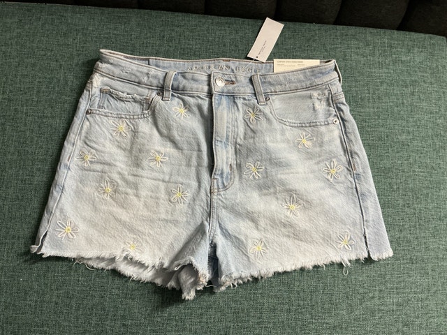 American Eagle - Mom Short - Size 8 - photo 2