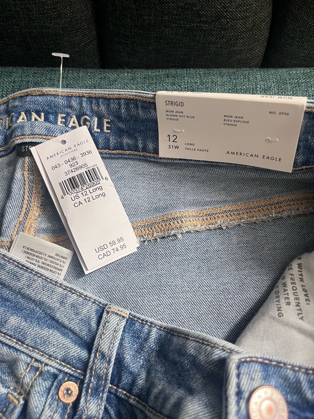 AE Strigid Ripped Mom Jeans Size 12 - photo 3