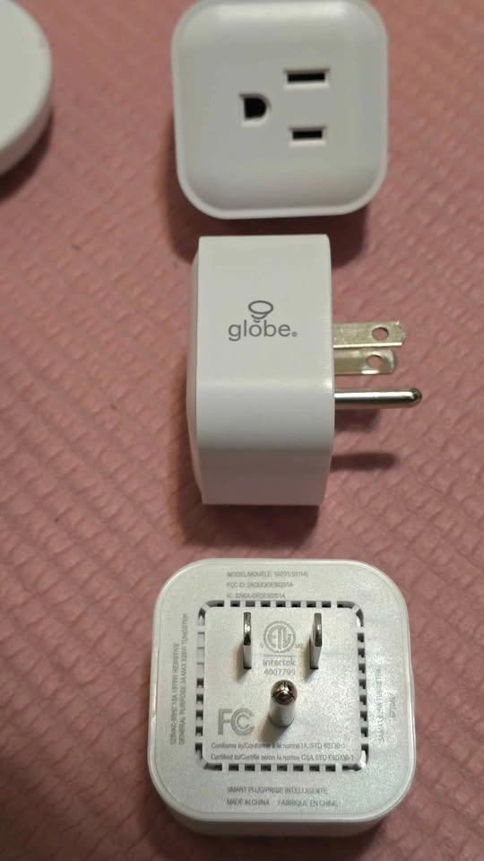 Globe Smart Plugs, LED Night Lights, and Power Strip Bundle - photo 4