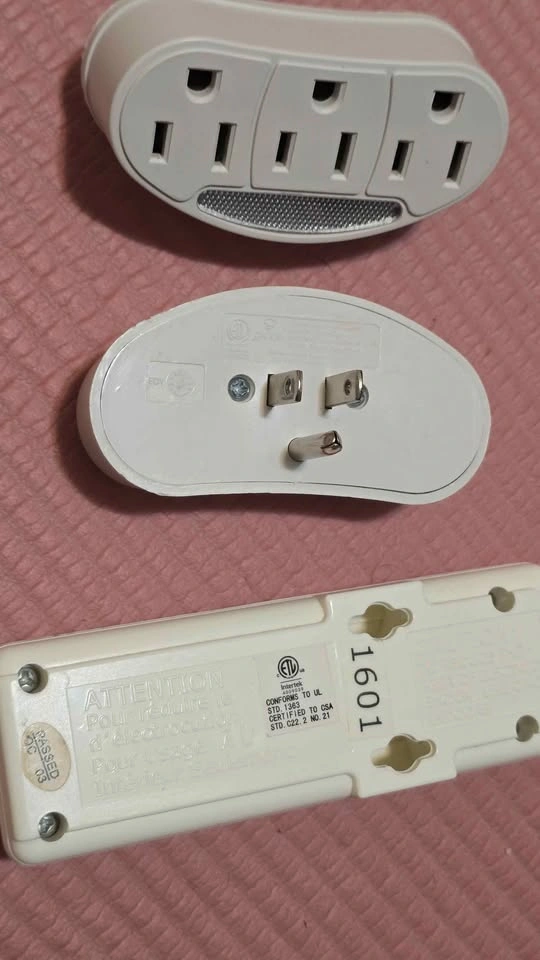 Globe Smart Plugs, LED Night Lights, and Power Strip Bundle - photo 5