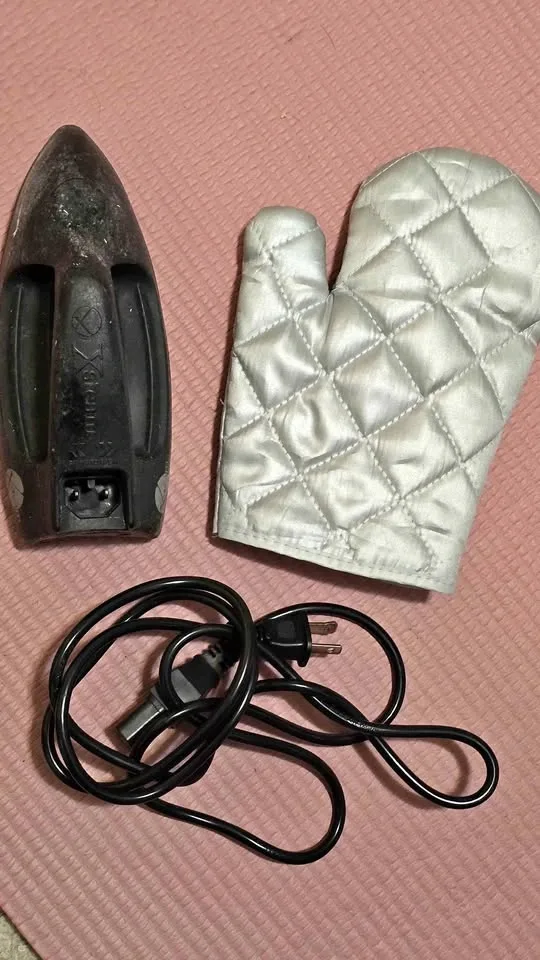 Xsteam Travel Garment Steamer with Heat Glove