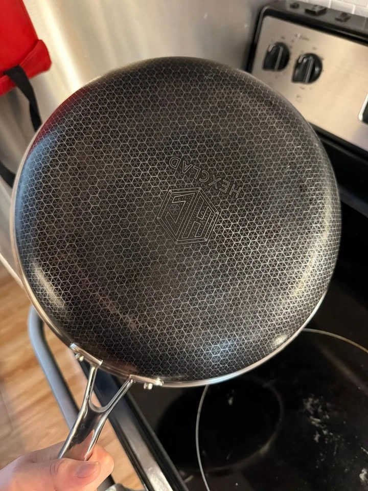 Hexclad 10 in Frying Pan with Lid - photo 3