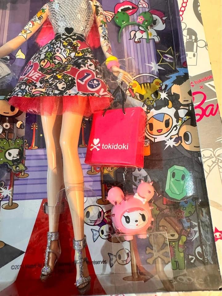 Tokidoki Barbie 10th Anniversary Black Label Collector Doll - photo 5