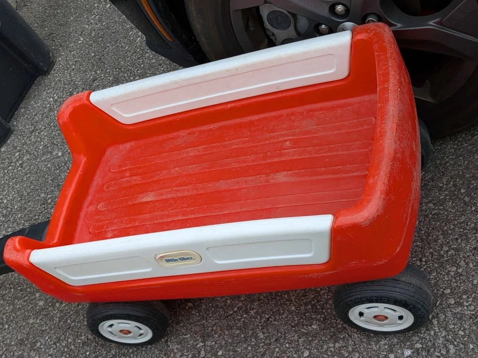 Little Tikes Red Wagon - photo 3