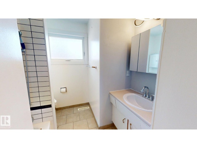House for sale by owner - photo 2