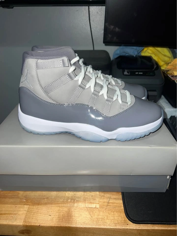 Nike Jordan 11 cool grey. size 8.5 - photo 4