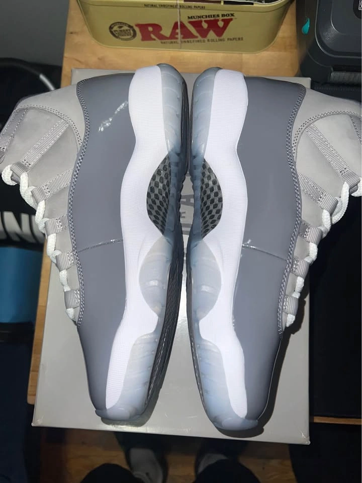 Nike Jordan 11 cool grey. size 8.5 - photo 5
