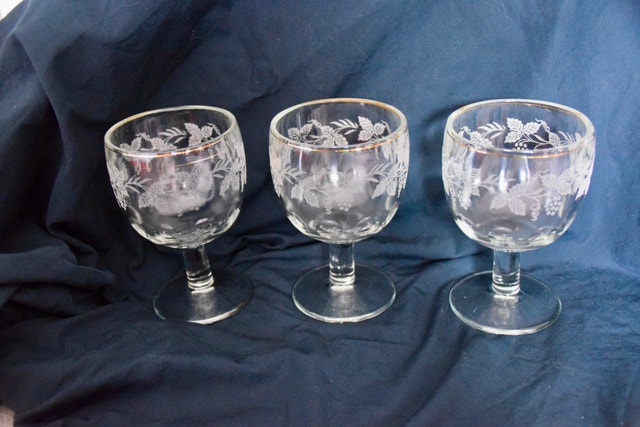 Vintage Bartlett Collins 806 Thumbprint Grapevine Goblet - 3