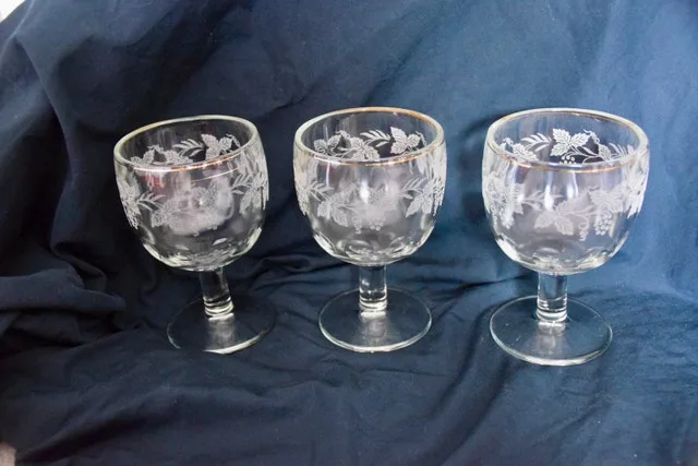 Vintage Bartlett Collins 806 Thumbprint Grapevine Goblet - 3