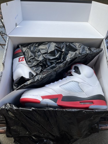 Nike Jordan 5 Retro 2025 Fire Red HQ7978-101 Size 8.5
