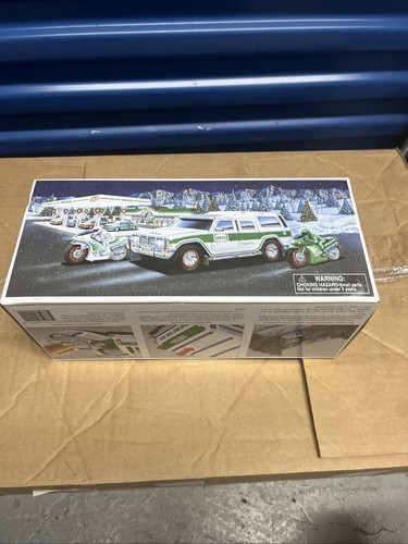 2004 Hess Toy Truck SUV and Motorcycles - Brand New - photo 4