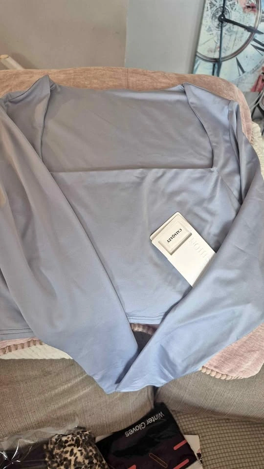 Long Sleeve Top Large (Fits Medium)