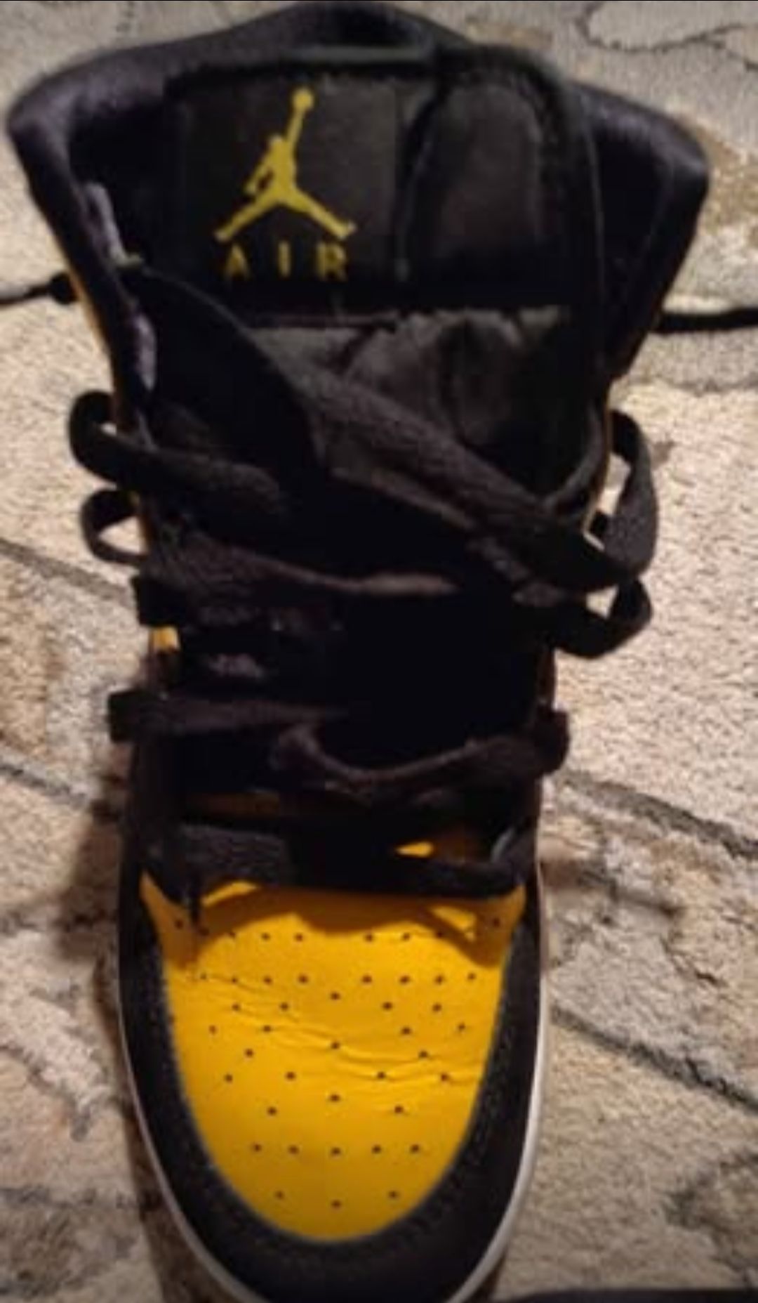 Nike Air Jordan 1 Mid - Black & Yellow - Size 5Y - Used - photo 2