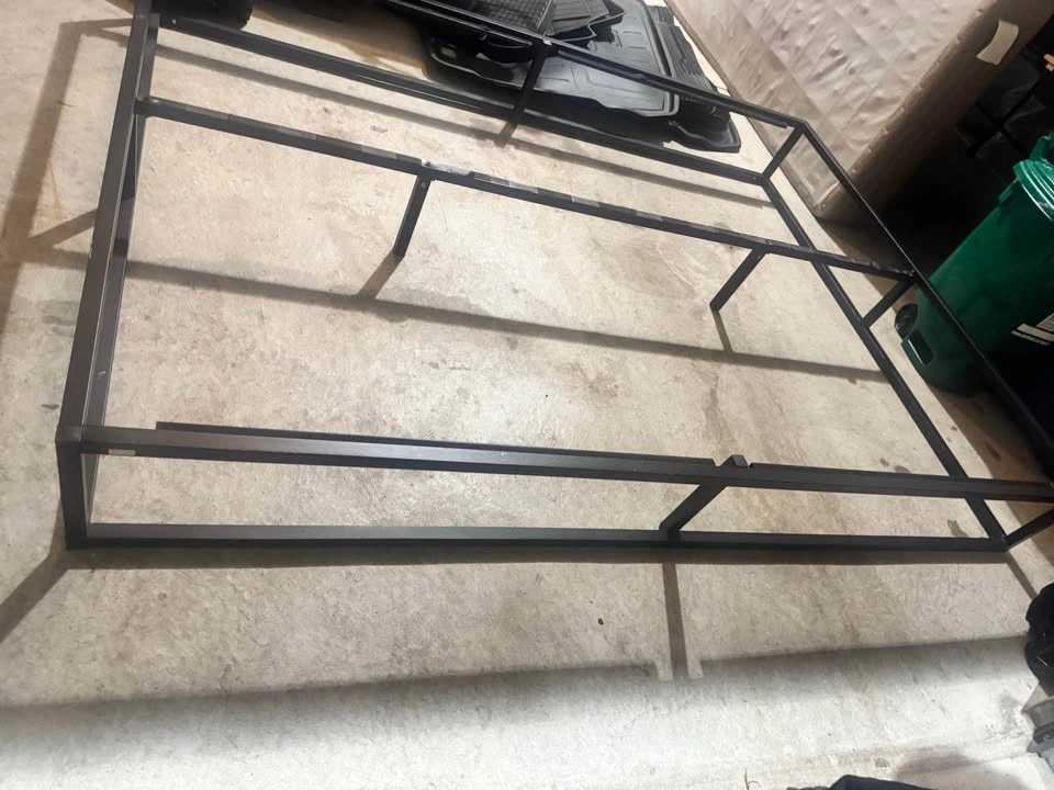 Queen sized bed frame - photo 4