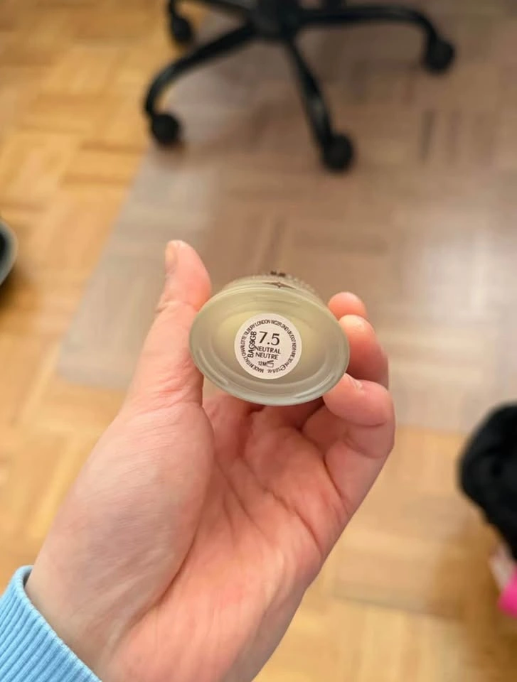 Charlotte tilbury flawless foundation - photo 2
