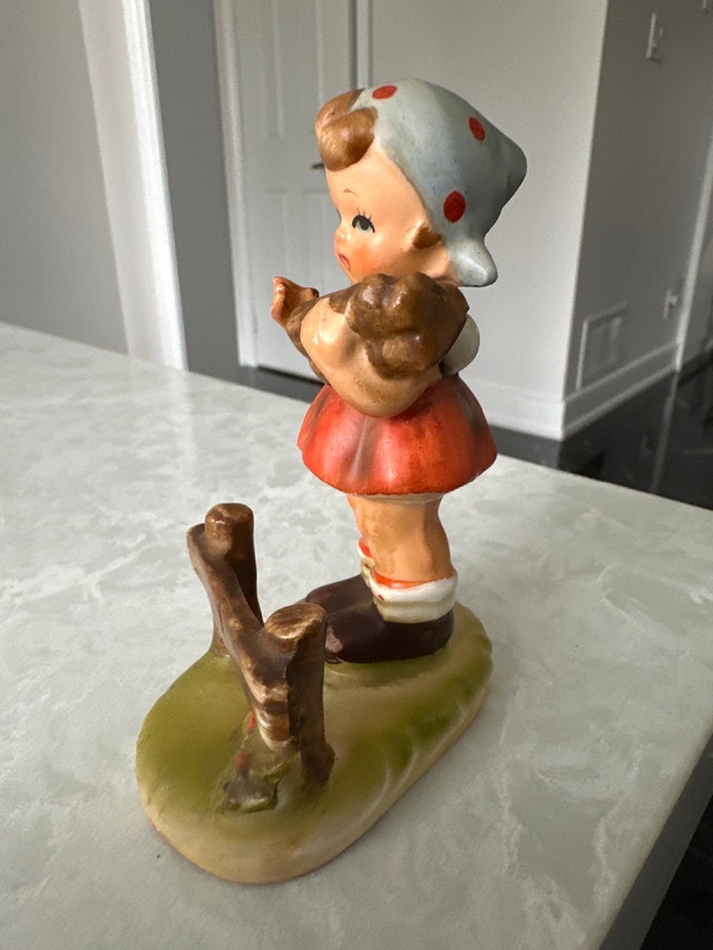Vintage porcelain figurine designed by Erich Stauffer - photo 2