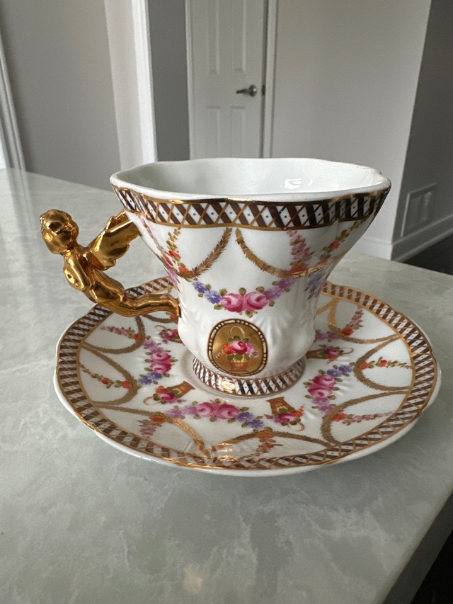 Rare Sovereign Fine China Gold Angel Handle Teacup and Saucer - photo 4