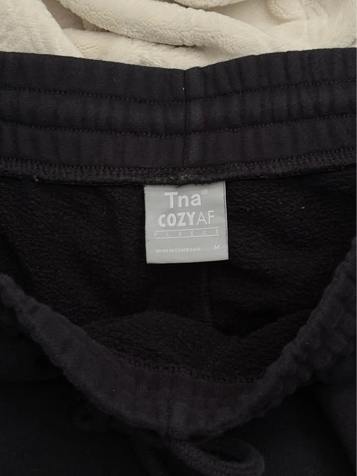 TNA black cozy AF sweatpants - photo 2