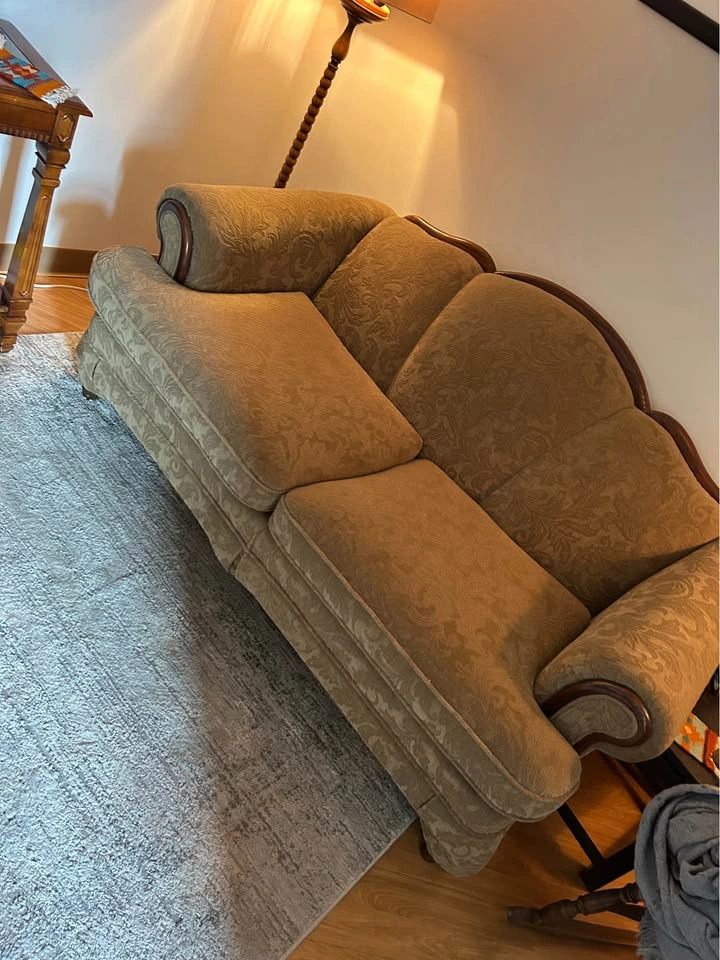 Vintage Traditional Sofa - photo 2
