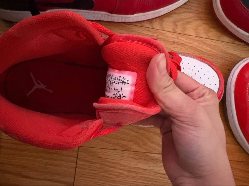Jordan’s both for 120 - photo 4