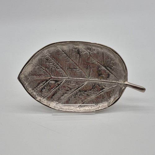 Silver Metal Leaf Shaped Serving Tray Matte Finish - photo 2