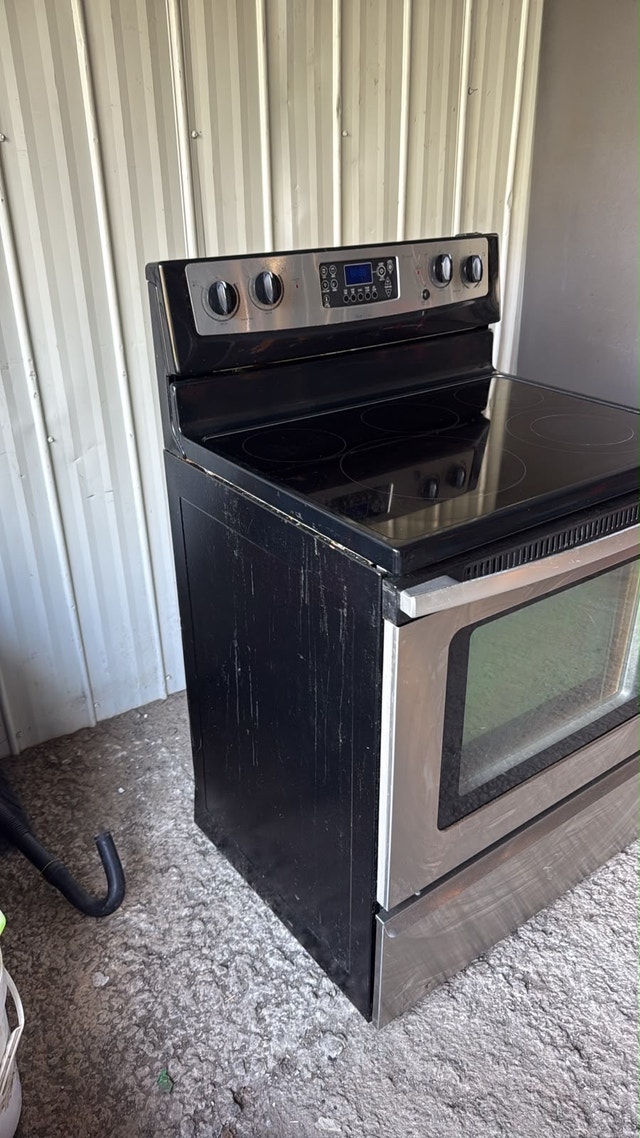 Maytag Electric Stove - photo 3