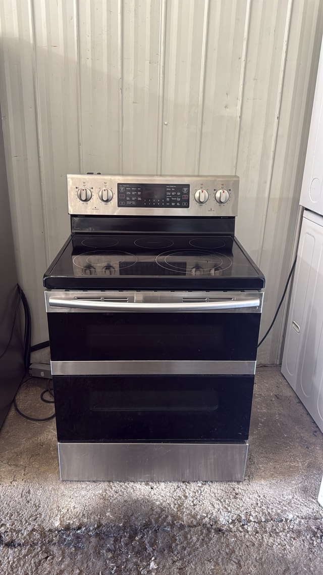 Samsung stove with double oven
