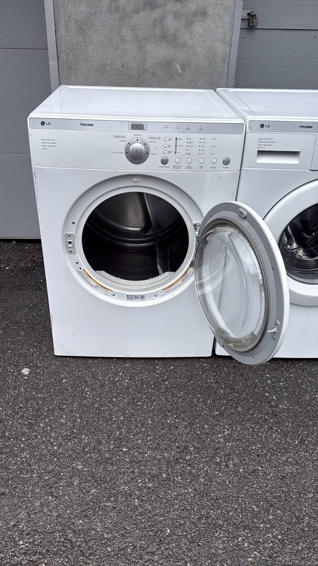 LG Tromm Washer and Dryer Set - photo 3