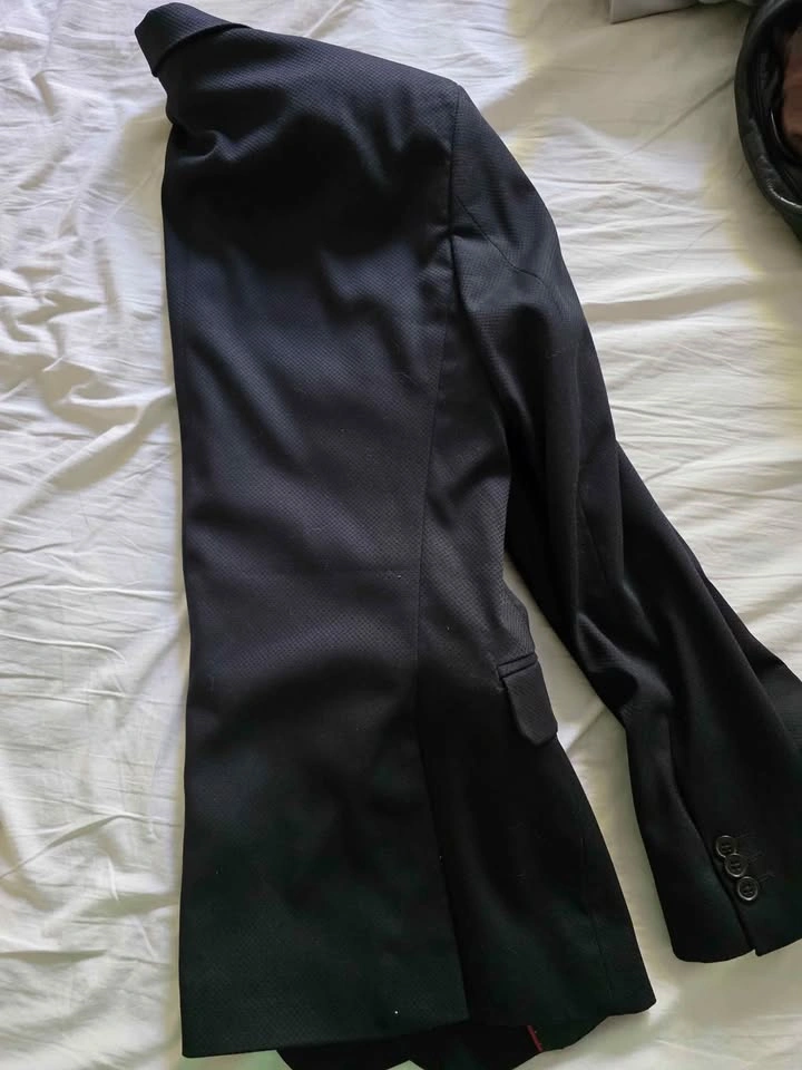 Black suit for men - photo 3
