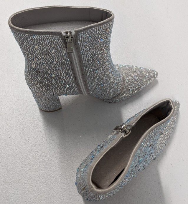 Woman's Sparkly Booties Shoe Boots Size 7 New