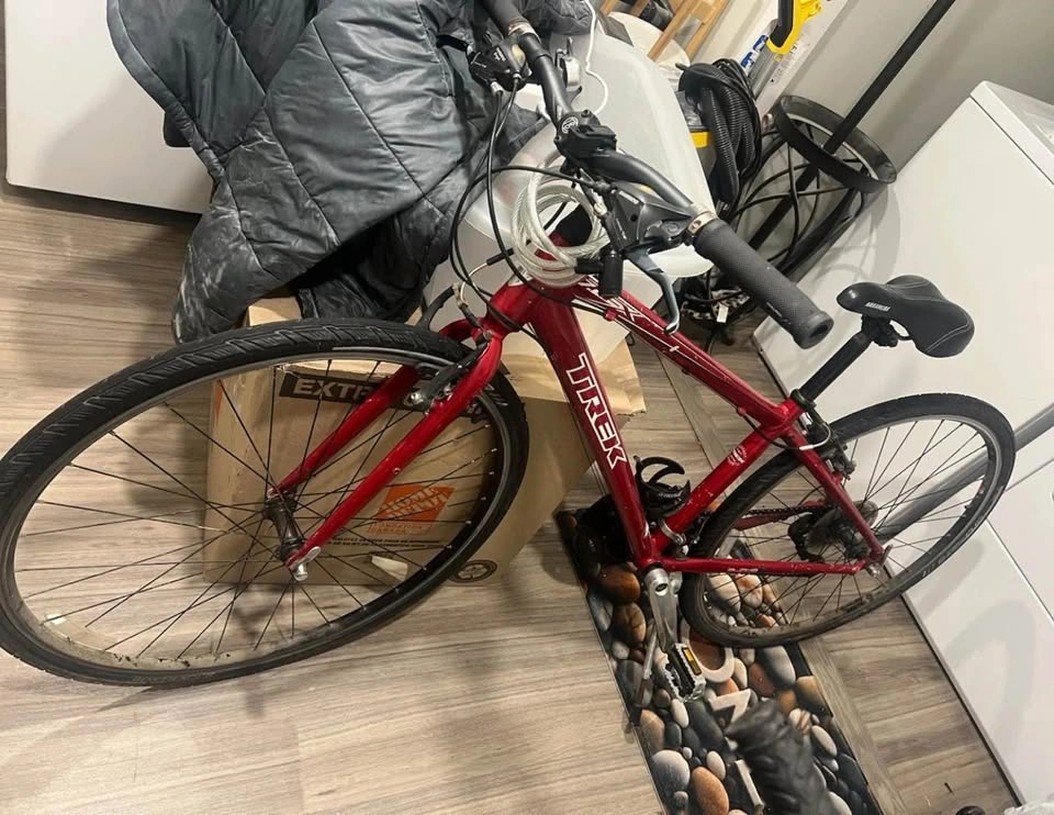 Trek Hybrid Bicycle 700×35C – Quality Trek Aluminum Frame - photo 2