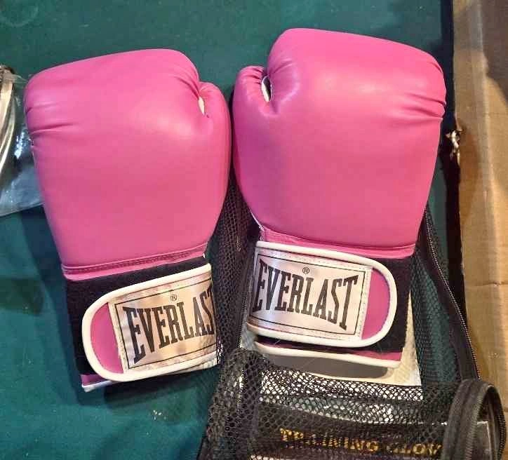 Everlast Pink Boxing Gloves