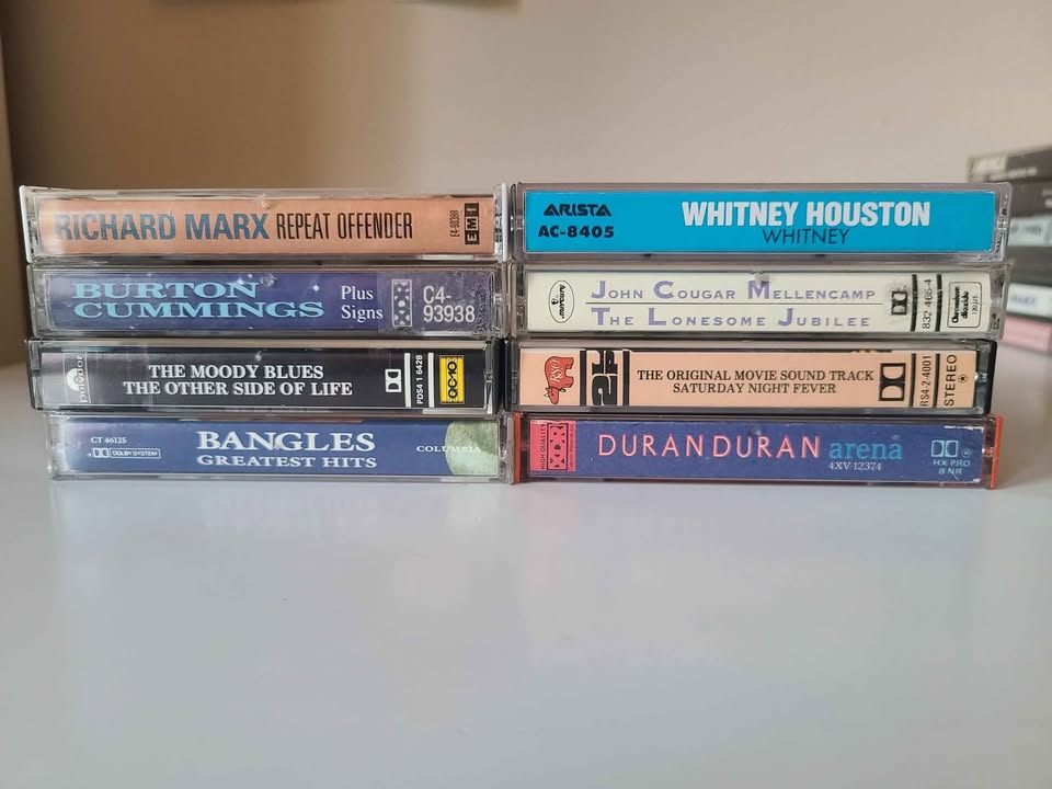 Some Cassette Albums Tapes - photo 2