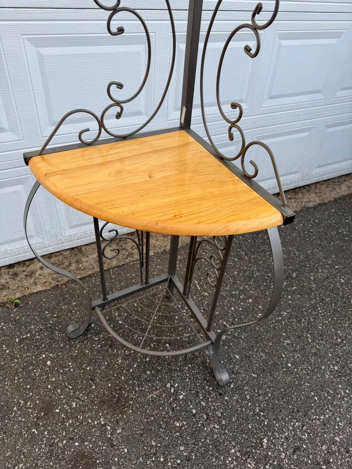 Indoor or outdoor corner shelf - photo 3