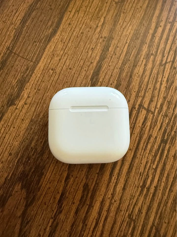 AirPods 4 - photo 2
