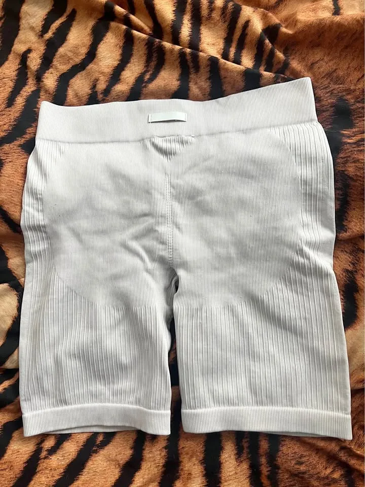 Bo+Tee workout training gym shorts yoga pants M/L thumbnail