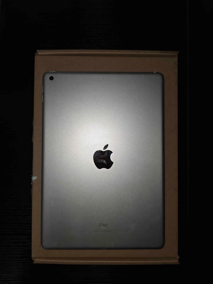 Apple iPad 8th Gen 32GB WiFi - photo 2