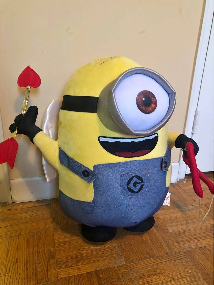 Jumbo Despicable Me Minion Stuart Cupid Valentine Plush 22"
