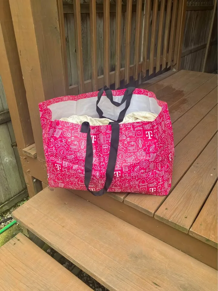 T-Mobile Oversized Tote 34 x 14 x 20 - Brand New image indicator(5)