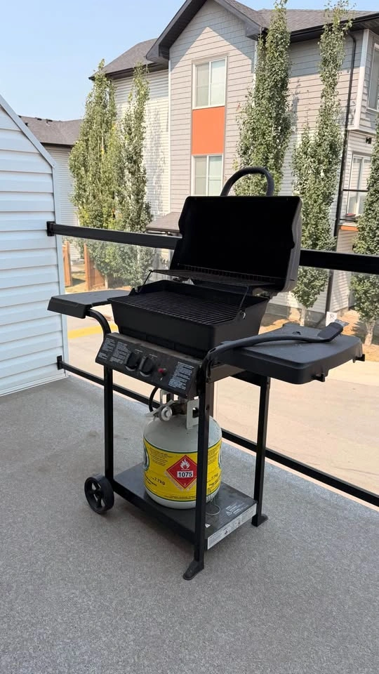Broil-Mate 2-Burner Propane BBQ Grill + Propane Tank - photo 3