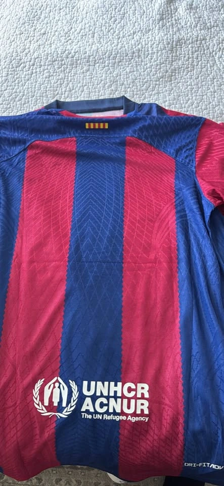 Nike FC Barcelona Jerseys (4) - photo 2