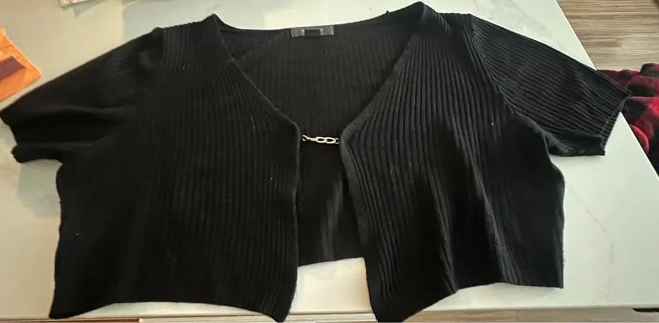 Black Primark bolero shrug cropped blazer 90s y2k image indicator(2)
