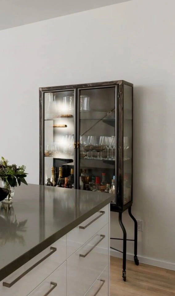 Metal and glass Cabinet - photo 3