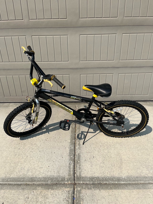 20” Mongoose Fear Factor BMX bike