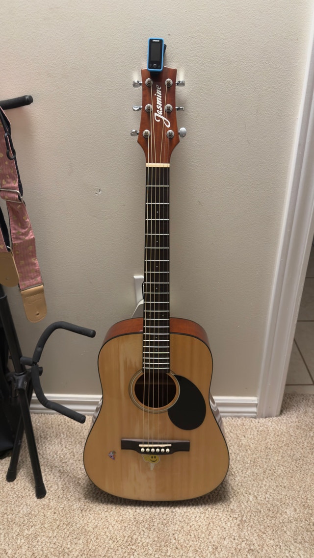 Jasmine Acoustic Guitar Bundle
